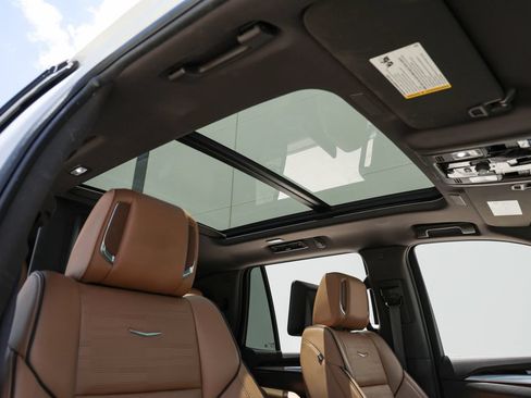 Used 2025 Cadillac Escalade Premium Luxury w/ LPO, Floor Liner Package AWD/4WD image 23