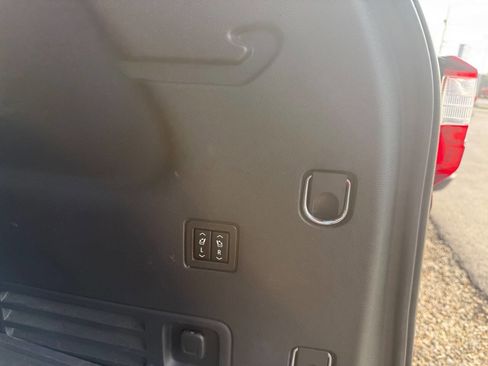 Used 2020 Chevrolet Traverse High Country image 24