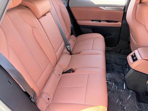 Used 2025 Cadillac Optiq Luxury 2 AWD/4WD image 13