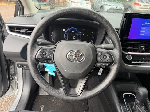 Used 2026 Toyota Corolla LE w/ Carpet Mat Package (TMS) FWD image 9
