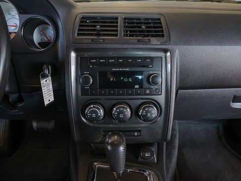 Used 2013 Dodge Challenger SXT image 13