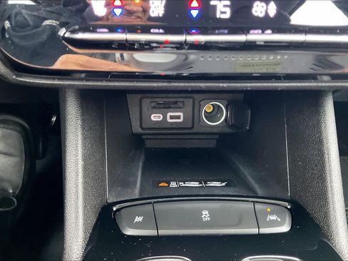 Used 2023 Chevrolet Bolt EUV LT w/ Convenience Package image 35