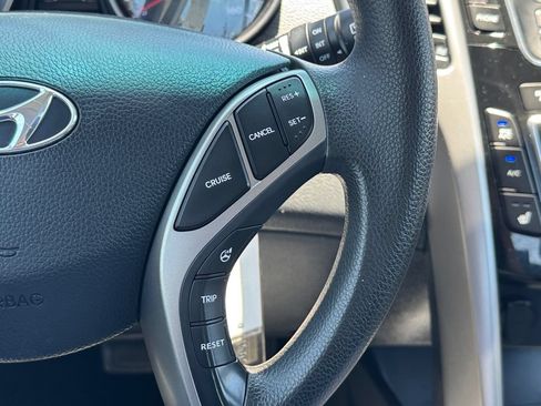 Used 2014 Hyundai Elantra GT FWD image 12