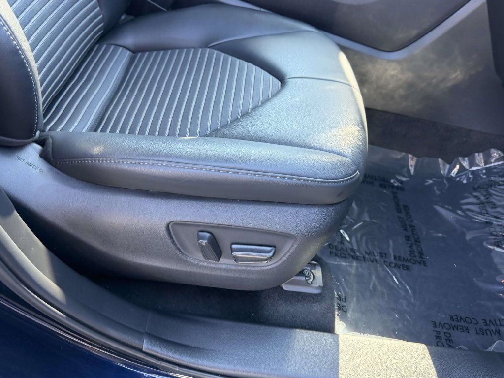Used 2021 Toyota Highlander XSE AWD/4WD image 11