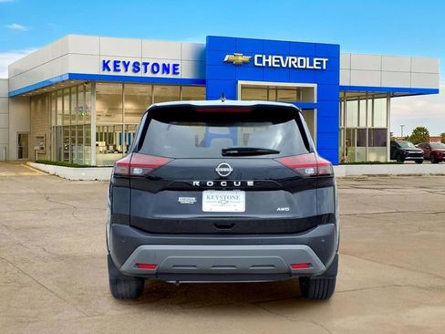 Used 2023 Nissan Rogue S AWD/4WD image 6