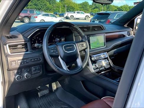 Used 2024 GMC Yukon Denali Ultimate AWD/4WD image 17