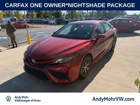 Used 2024 Toyota Camry SE w/ Convenience Package FWD image 3