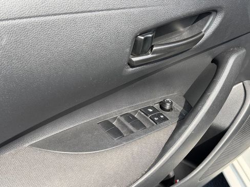 Used 2025 Toyota Corolla LE FWD image 22