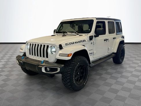 Used 2023 Jeep Wrangler Unlimited Sahara AWD/4WD image 3