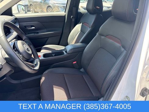 Used 2025 Nissan Kicks SR w/ SR Premium Package AWD/4WD image 13
