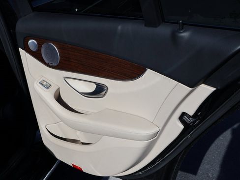 Used 2020 Mercedes-Benz C 300 4MATIC Sedan image 16