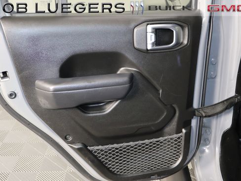 Used 2023 Jeep Wrangler Unlimited w/ Cold Weather Group AWD/4WD image 9