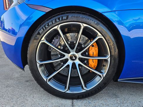 Used 2019 McLaren 570S Spider image 31