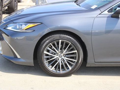 Certified 2023 Lexus ES 350 w/ Premium Package FWD image 4