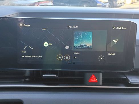 Certified 2025 Kia Carnival EX FWD image 24