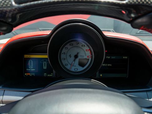 Used 2014 Ferrari 458 Spider RWD image 64