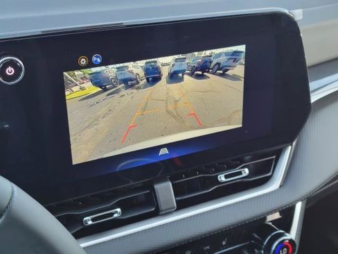 New 2026 Chevrolet Equinox LT w/ Convenience Package II AWD/4WD image 18