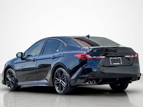 Certified 2026 Toyota Camry Hybrid FWD image 3