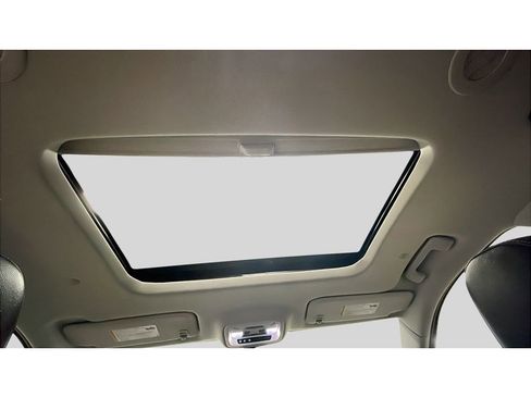 Used 2021 Chevrolet Traverse Premier w/ Redline Edition image 17