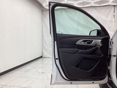 Used 2018 Chevrolet Traverse LS FWD image 18