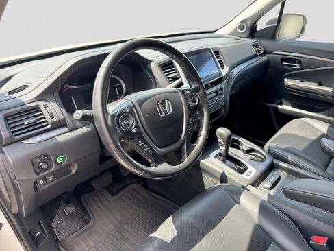Used 2017 Honda Ridgeline RTL-T image 2