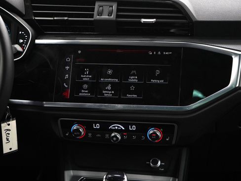 Used 2025 Audi Q3 2.0T Premium image 14