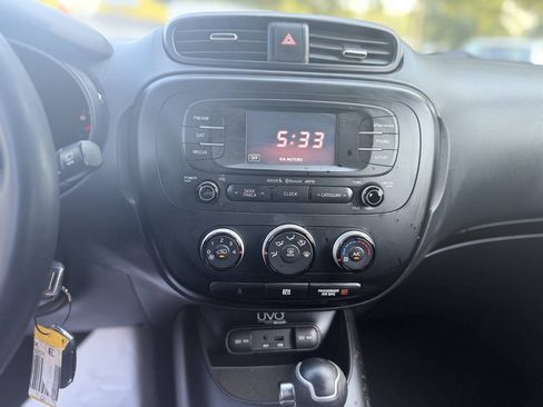 Used 2015 Kia Soul + FWD image 16