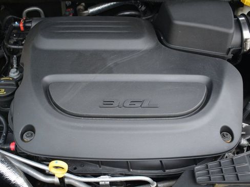 Used 2019 Chrysler Pacifica Touring-L Plus w/ Advanced Safetytec Group image 26