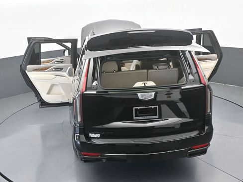 Used 2021 Cadillac Escalade Sport Platinum w/ LPO, ONYX Package image 92