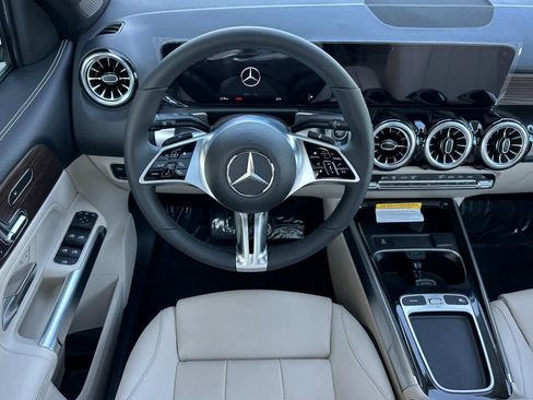 New 2026 Mercedes-Benz GLB 250 image 13