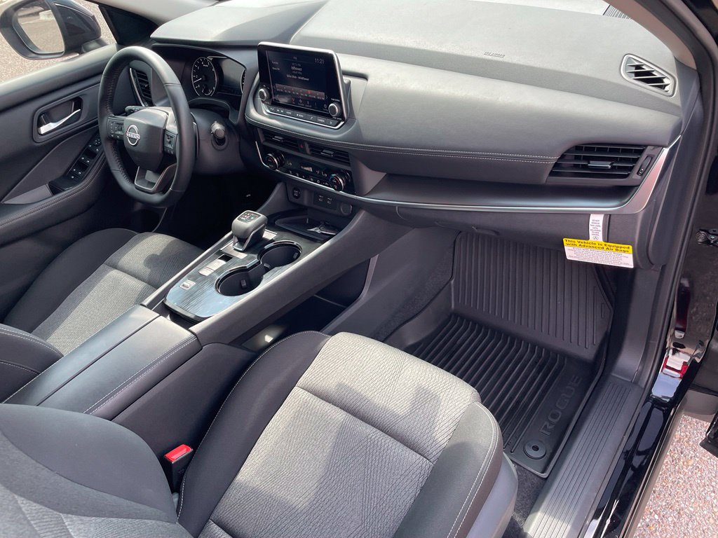 Certified 2026 Nissan Rogue SV FWD image 17