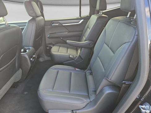 Used 2026 GMC Acadia Elevation w/ Elevation Premium Package AWD/4WD image 32