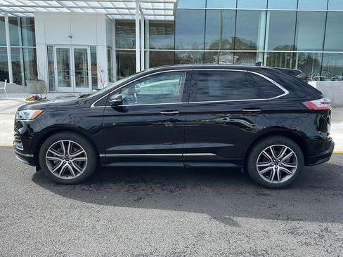 Used 2019 Ford Edge Titanium w/ Equipment Group 301A image 8