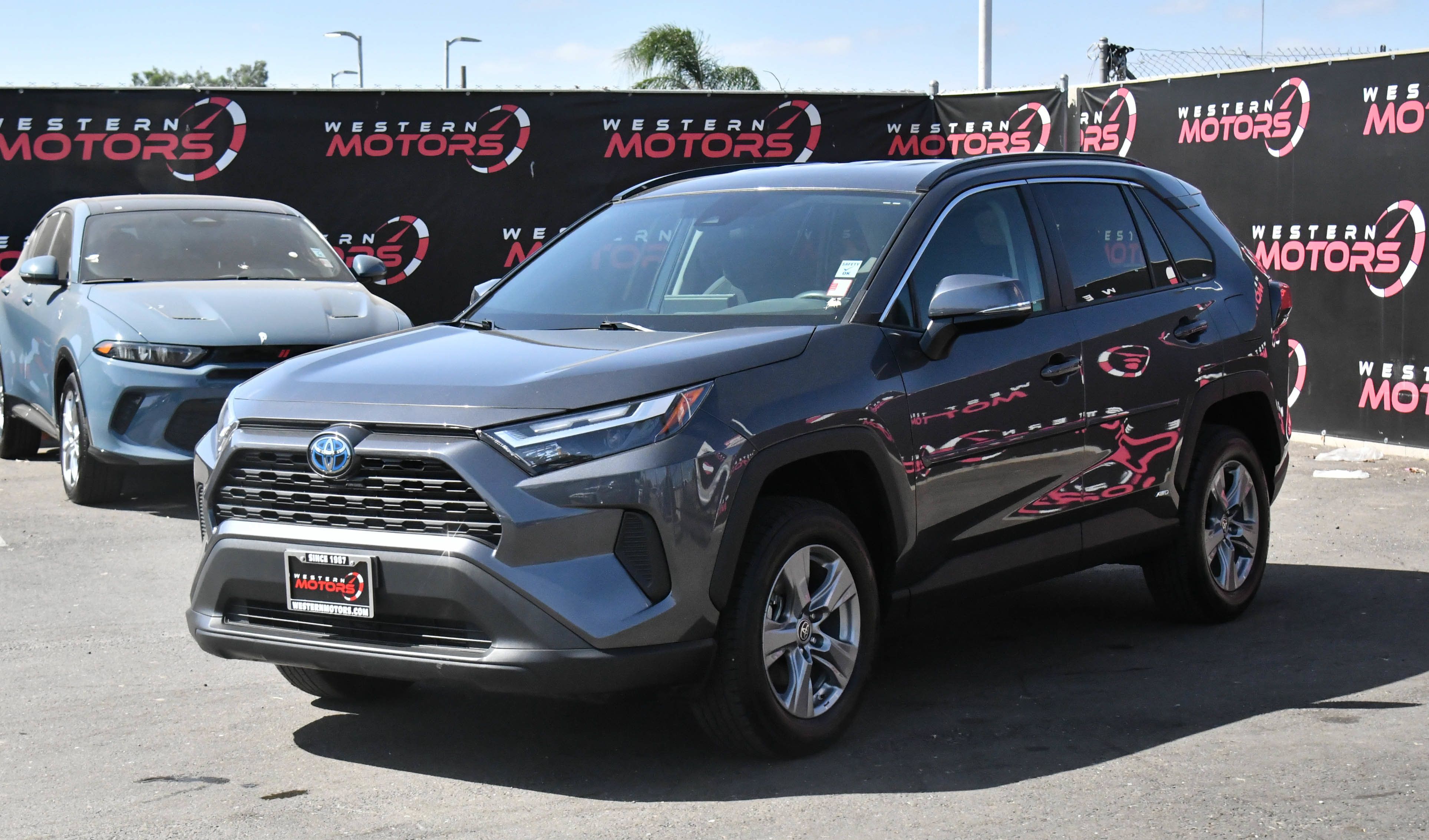 Used 2024 Toyota RAV4 LE AWD/4WD image 3