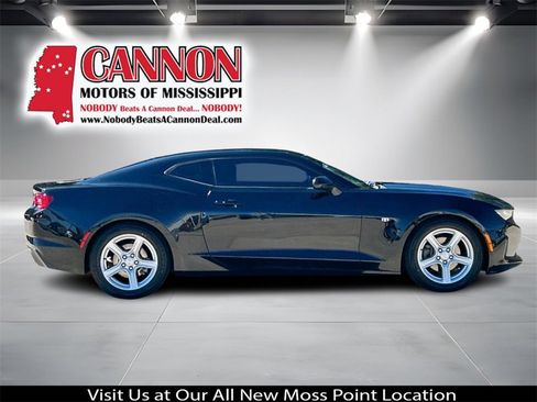 Used 2019 Chevrolet Camaro LT image 6