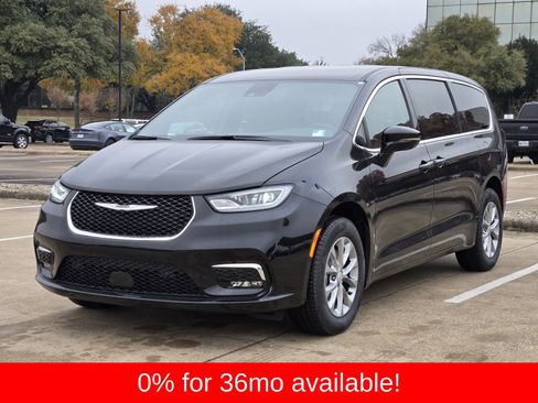 New 2026 Chrysler Pacifica Select AWD/4WD image 2