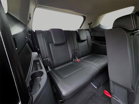 Used 2023 Volkswagen Atlas SE image 27