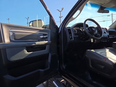 Used 2016 RAM 5500 Tradesman image 7