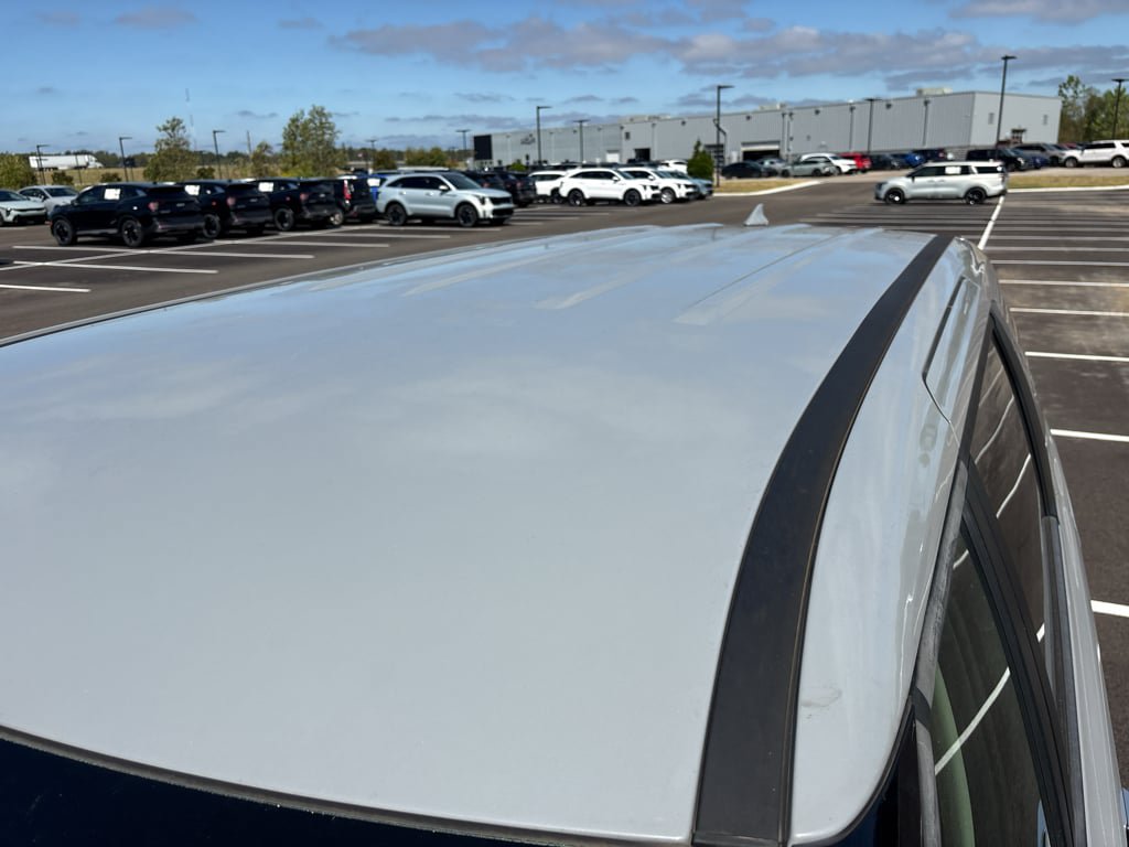 Used 2024 Kia Carnival EX FWD image 9