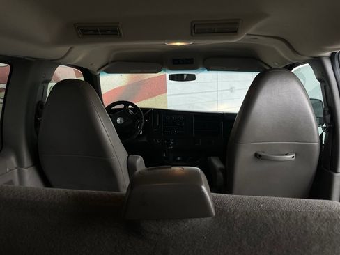 Used 2015 Chevrolet Express 3500 LS w/ Chrome Appearance Package image 13