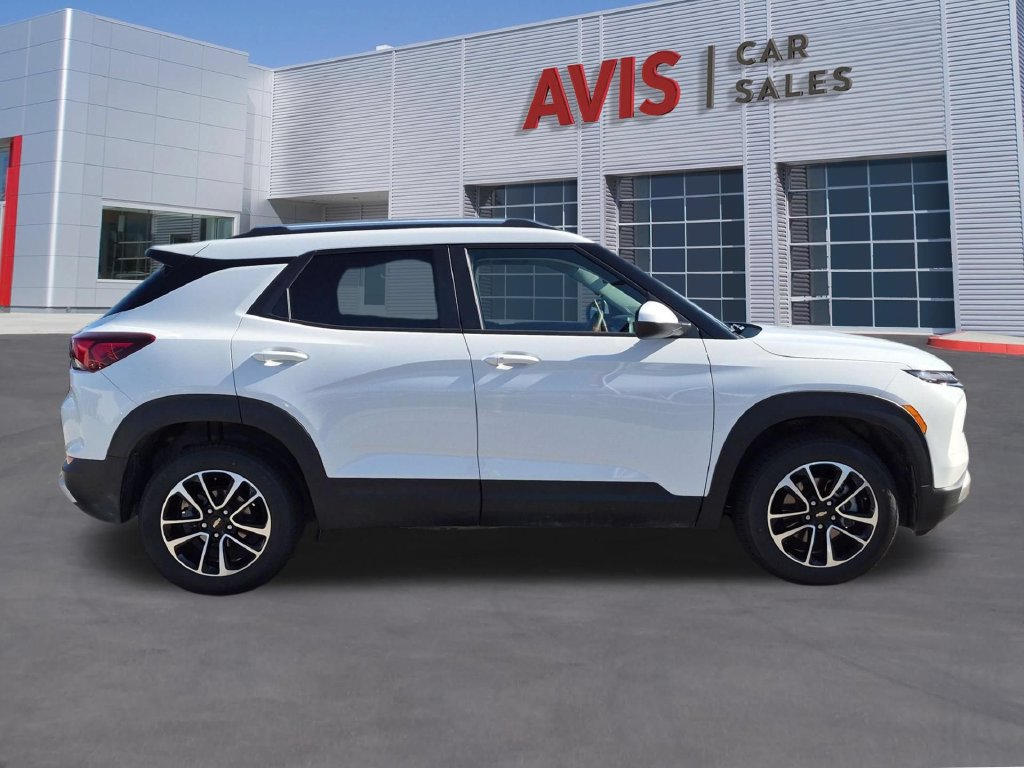 Used 2025 Chevrolet TrailBlazer LT AWD/4WD image 5
