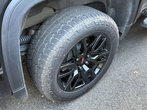 Used 2024 GMC Sierra 1500 Elevation w/ Elevation Premium Package image 7