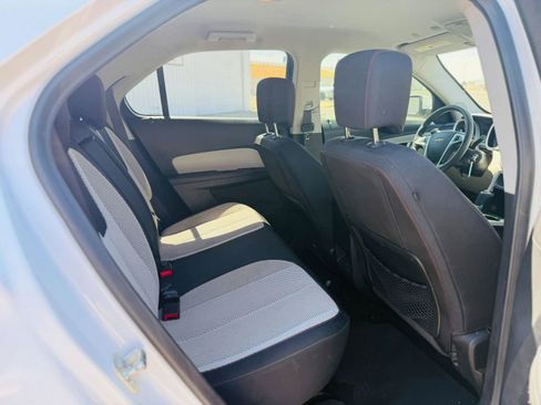 Used 2017 Chevrolet Equinox LT FWD image 12