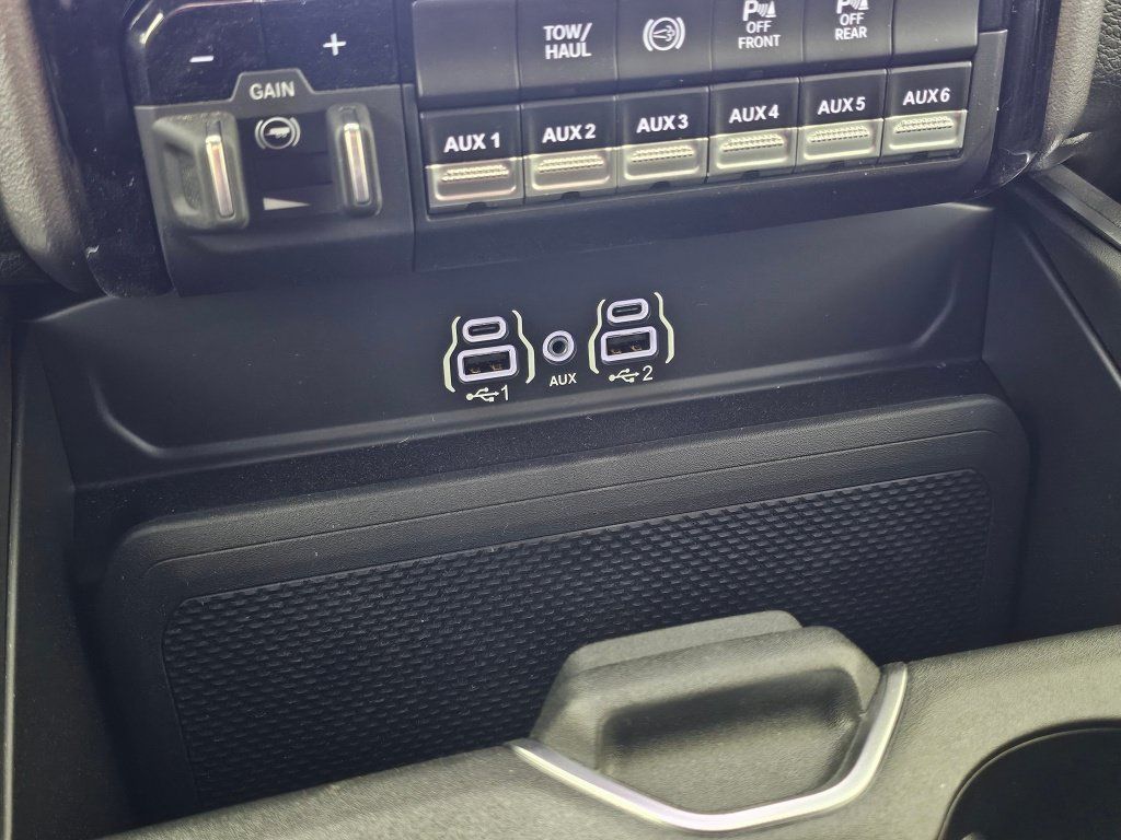 New 2026 RAM 3500 Big Horn AWD/4WD image 31