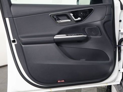 New 2026 Mercedes-Benz GLC 43 AMG 4MATIC image 7