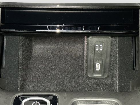 New 2025 Jeep Wagoneer S Launch Edition image 10