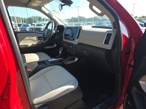 Certified 2025 Nissan Frontier SV w/ SV Convenience Package RWD image 7