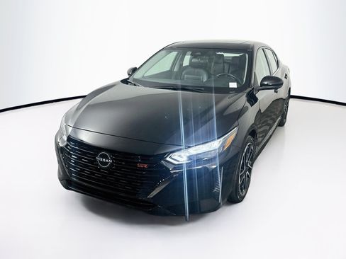 Used 2024 Nissan Sentra SR w/ SR Premium Package FWD image 3