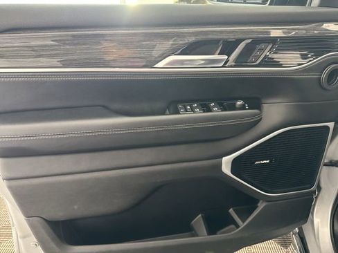 Used 2022 Jeep Wagoneer Series III w/ Convenience Group I image 21