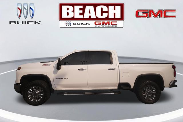 Used 2025 Chevrolet Silverado 2500 LTZ w/ LTZ Convenience Package AWD/4WD image 6